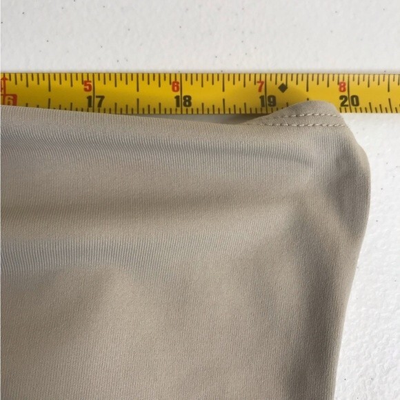 Chicos Tank Top Sleeveless Cami Beige Stretch Layer Womens Size Small Smoothing - Picture 5 of 11